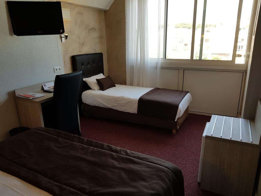 Port Hotel