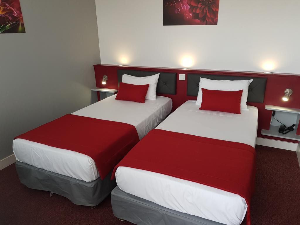 Port Hotel